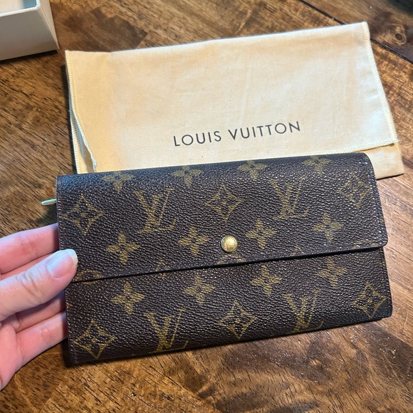 Louis Vuitton 2000 Sarah Wallet Dark Brown Monogram Wallet